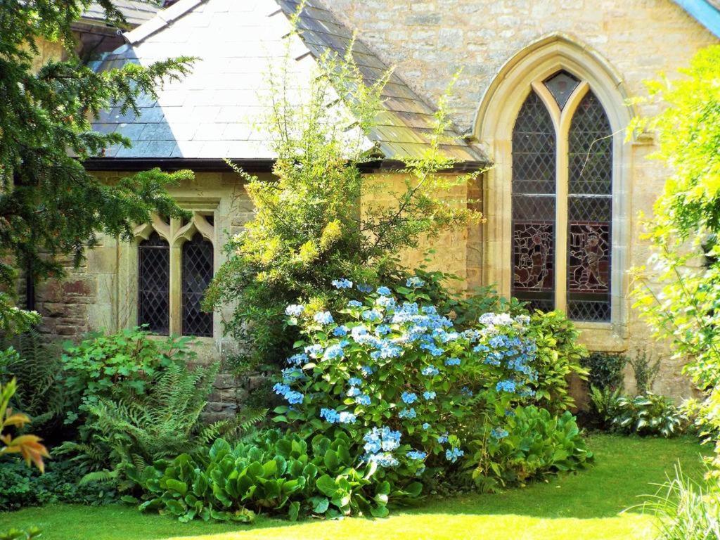 เดอะ โอลด์ วิคาเรจ บีแอนด์บี Bed & Breakfast โคลฟอร์ด ภายนอก รูปภาพ