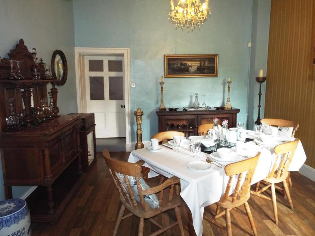 เดอะ โอลด์ วิคาเรจ บีแอนด์บี Bed & Breakfast โคลฟอร์ด ภายนอก รูปภาพ