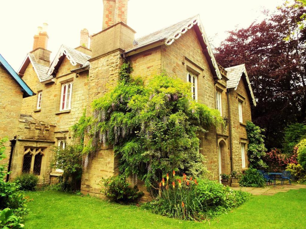 เดอะ โอลด์ วิคาเรจ บีแอนด์บี Bed & Breakfast โคลฟอร์ด ภายนอก รูปภาพ